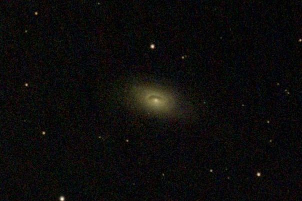 M64, la galaxie de l’Œil noir, photographiée au Vespera 2
