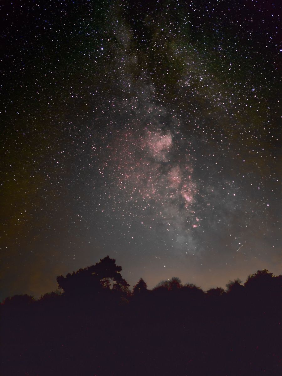 La Voie lactée photographiée au téléphone depuis le Suc-au-May, dans le massif des Monédières.