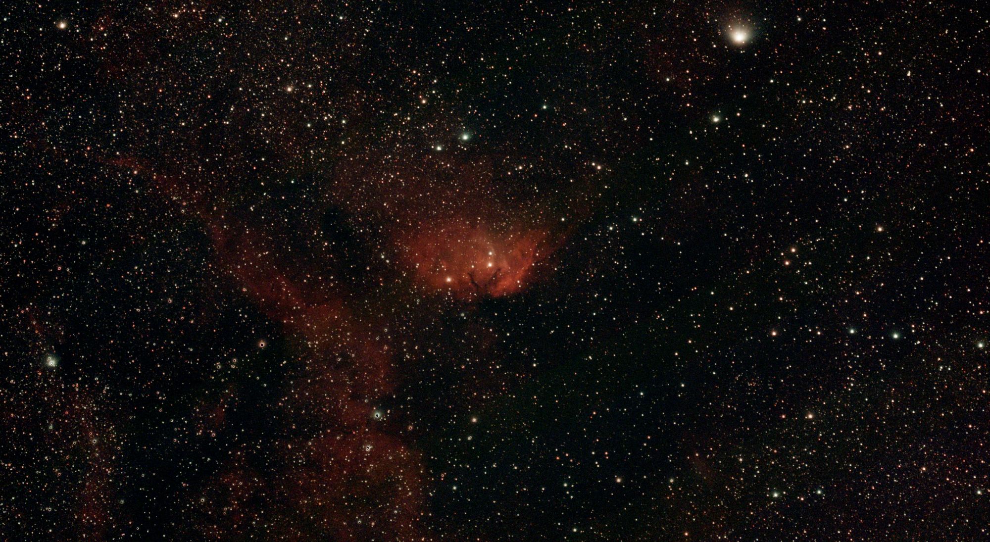 Sh2-101, la nébuleuse de la Tulipe, photographiée au Vespera 2